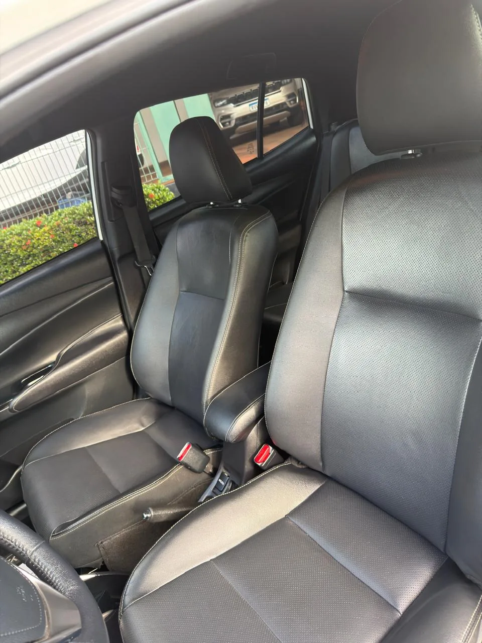 Toyota Yaris 2019 — foto 10
