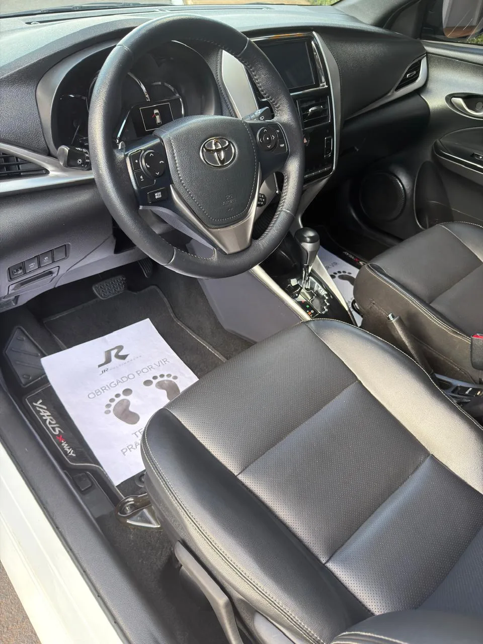 Toyota Yaris 2019 — foto 9