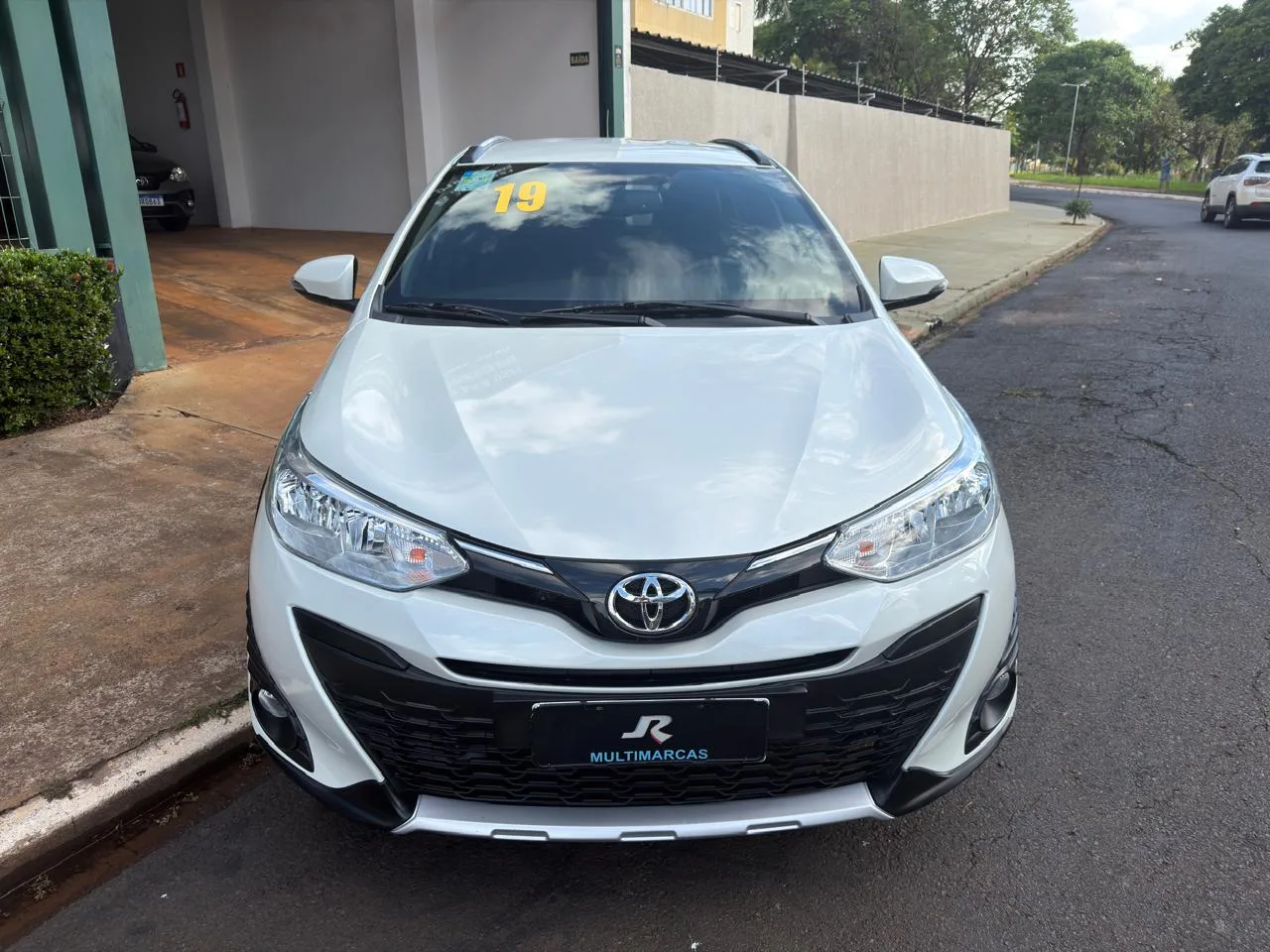 Toyota Yaris 2019 — foto 2