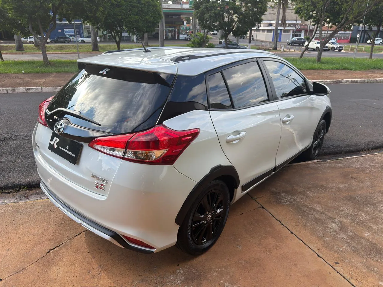 Toyota Yaris 2019 — foto 6