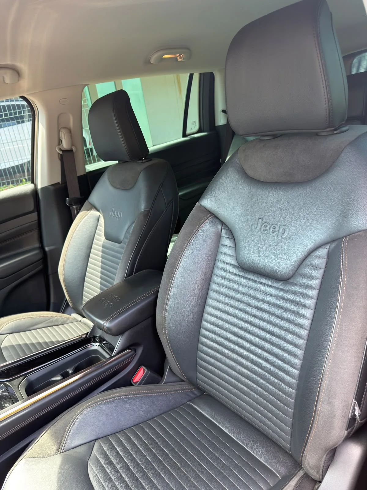 Jeep COMMANDER 2023 — foto 10