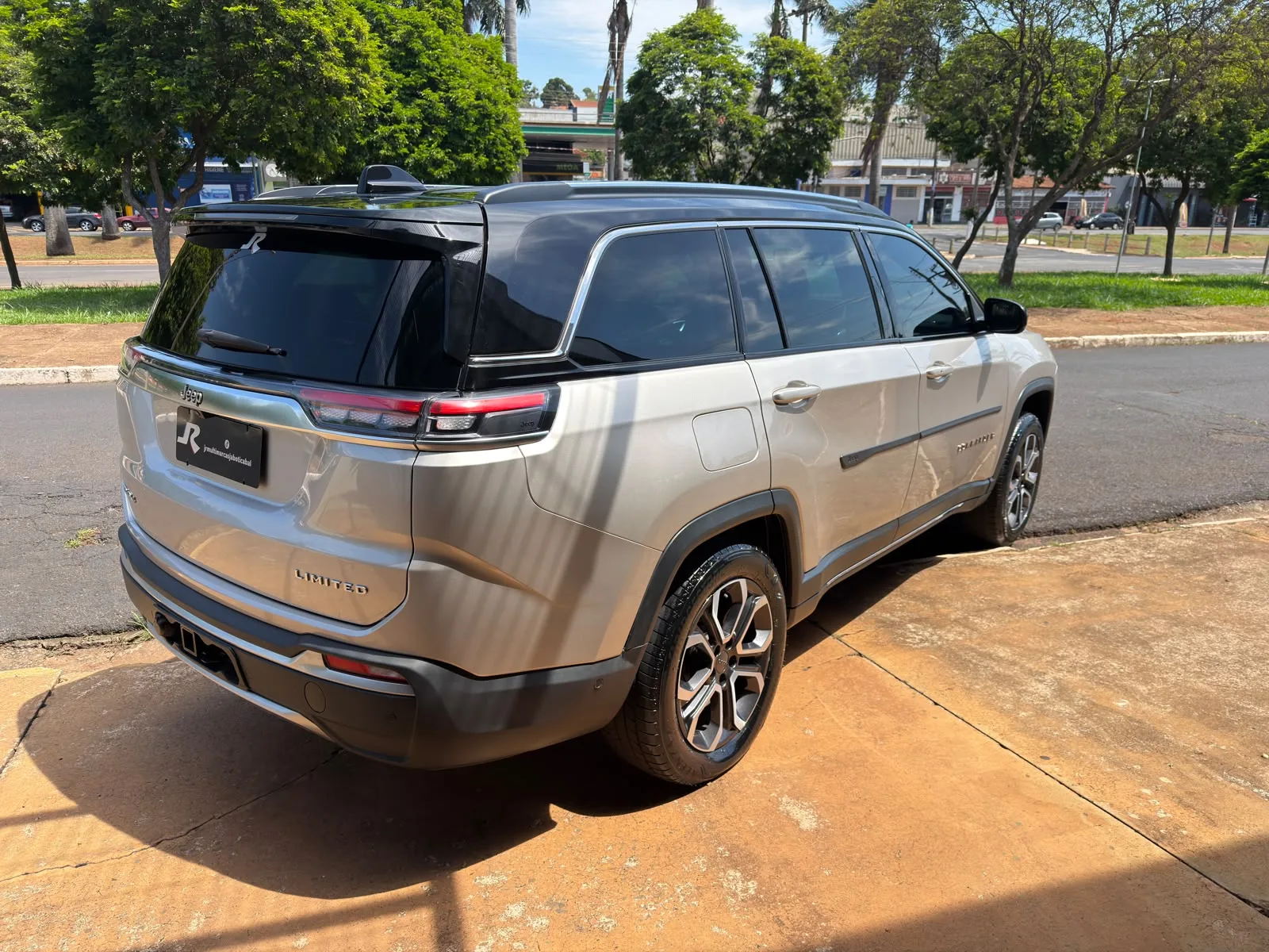 Jeep COMMANDER 2023 — foto 6