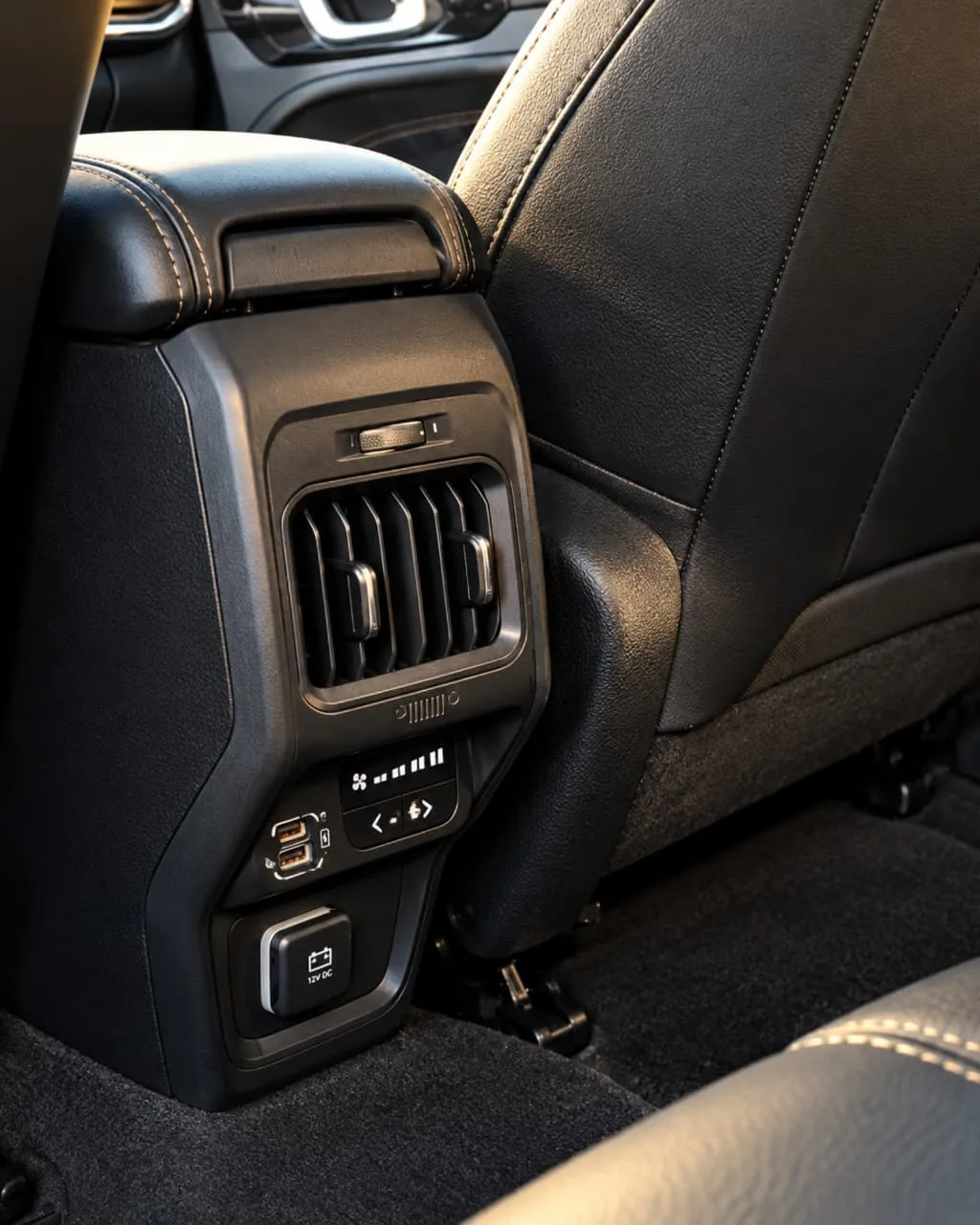 Jeep COMMANDER 2023 — foto 15