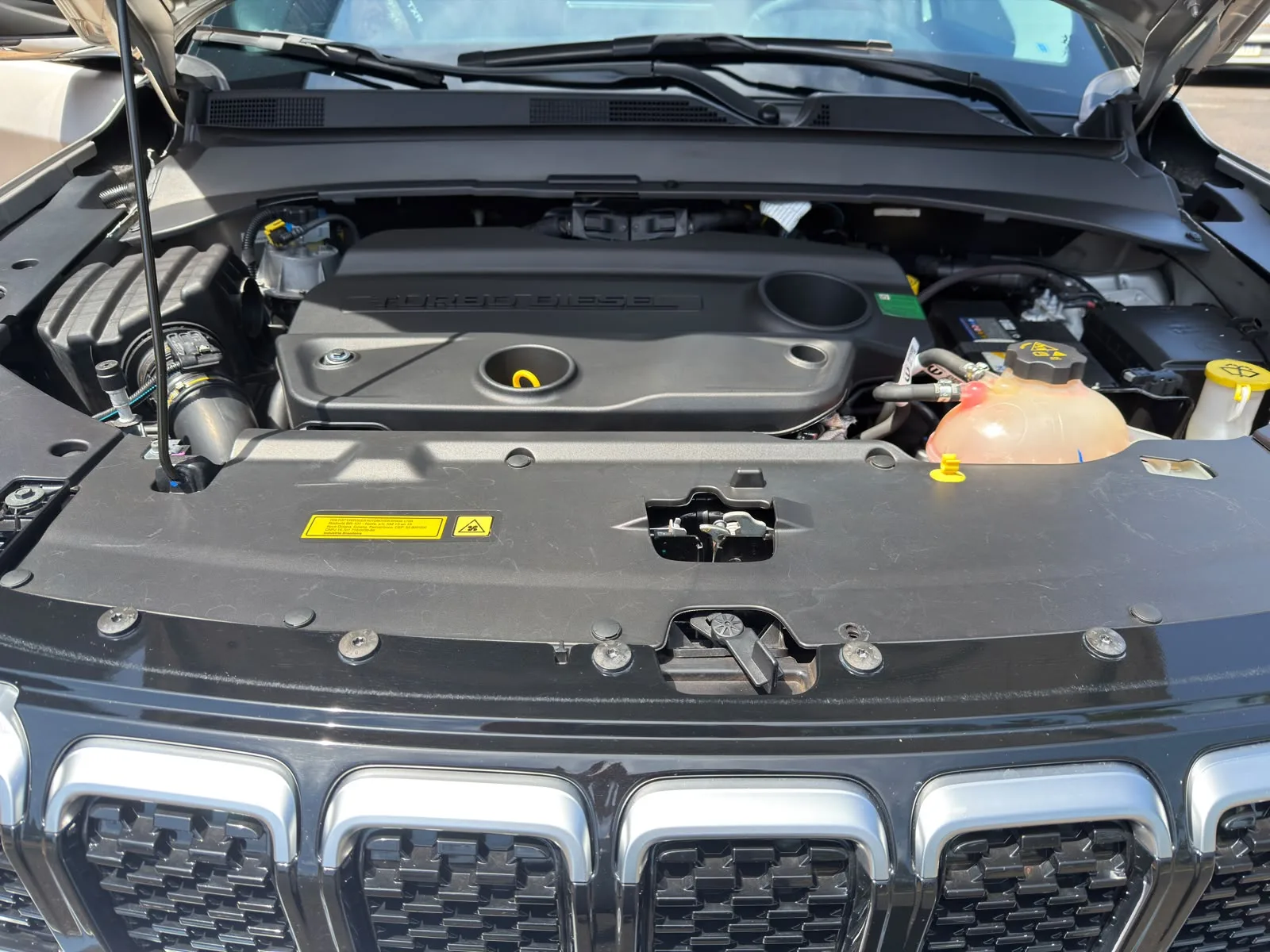 Jeep COMMANDER 2023 — foto 13